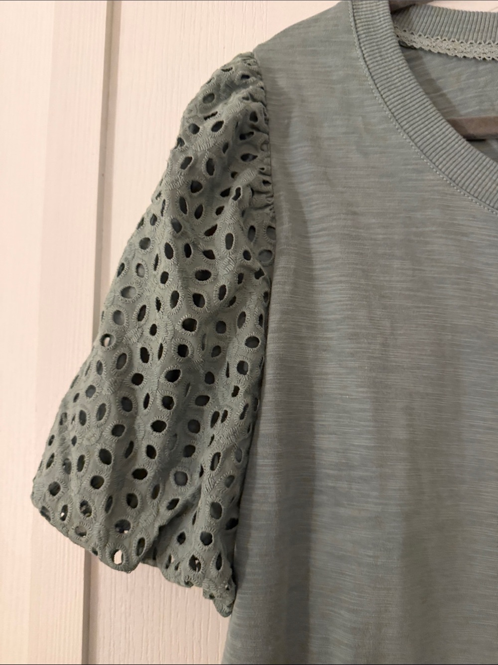 Jane & Delancey Eyelet Puff Sleeve Tee - Sage Green. Size XL. NWT - Picture 3 of 5
